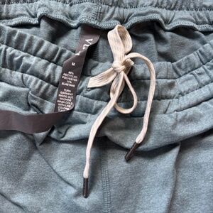 Ladies Vuori Performance Joggers Long, Size M